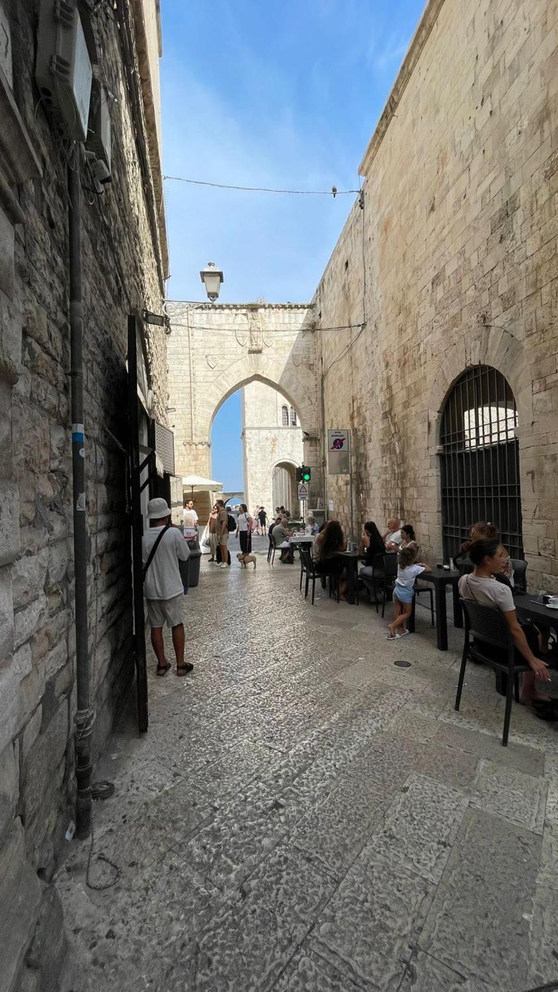 Locazione Turistica Madera Hotell Bari Exteriör bild