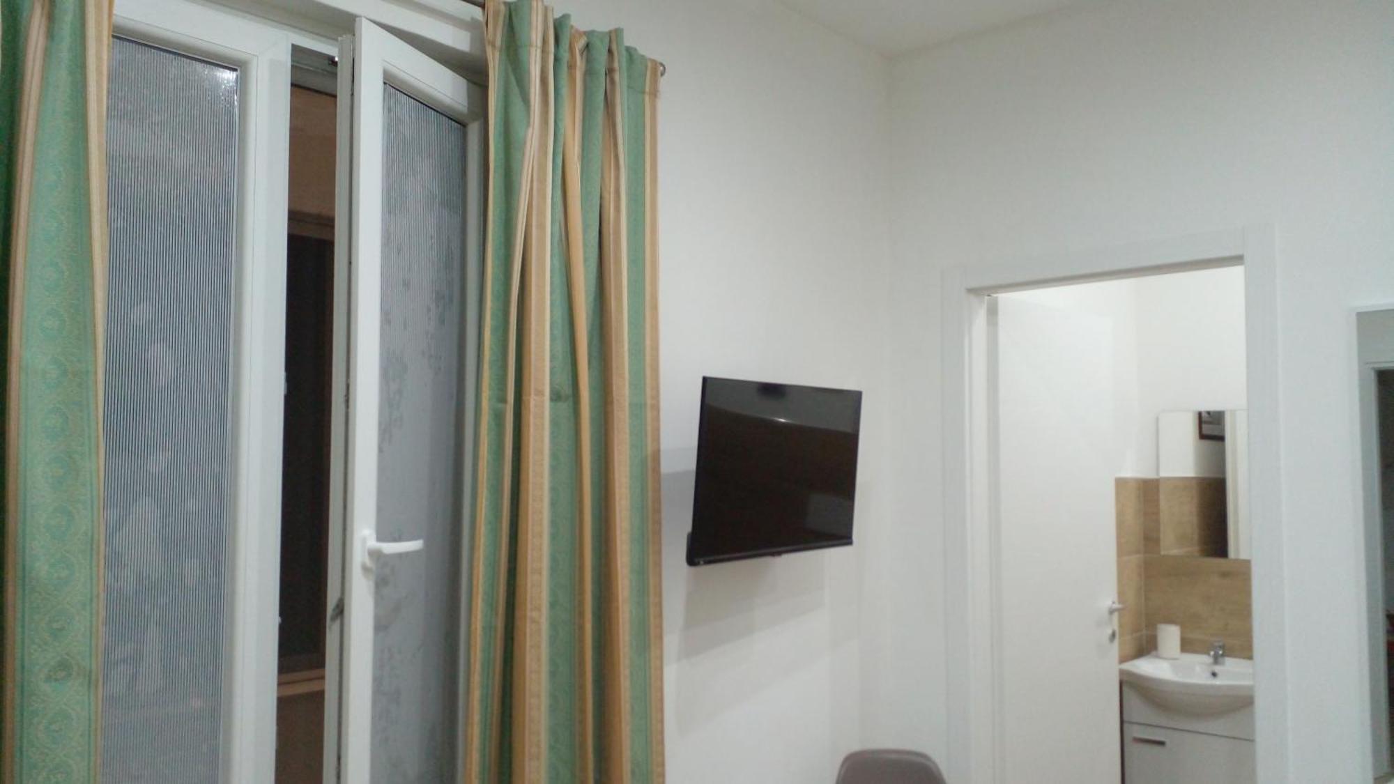 Locazione Turistica Madera Hotell Bari Exteriör bild